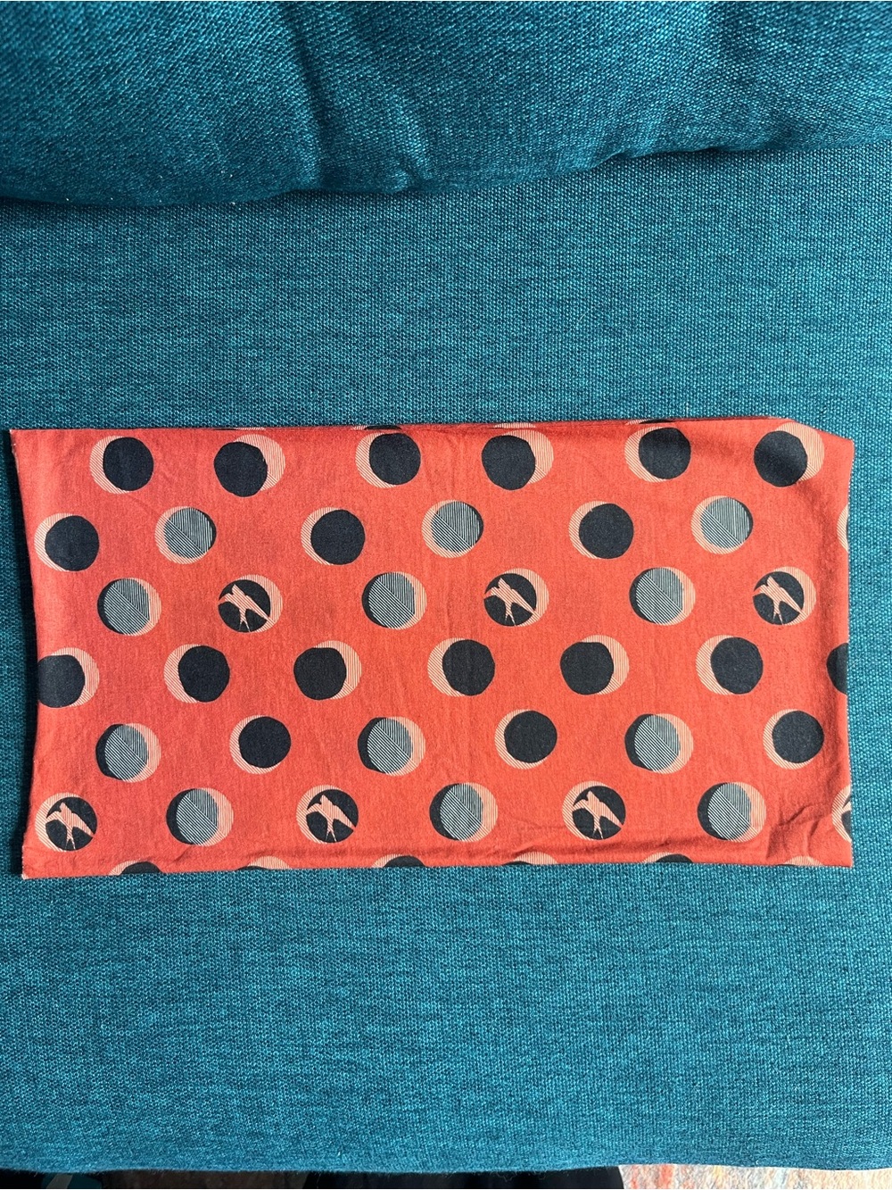 Oiselle Go Gaiter in Setting Sun/Daring Dots